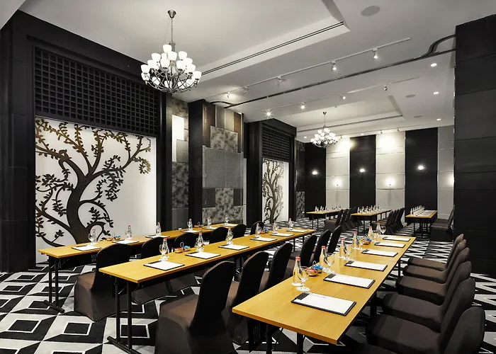Mövenpick Hotel Sukhumvit 15 Bangkok - SHA Extra Plus Certified