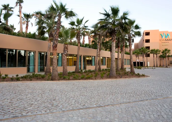 Wine & Books By The Sea, Algarve Resort Albufeira