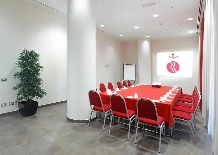 Ramada Plaza By Wyndham Milano Hotell