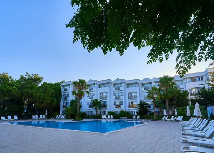 Maya Golf Hotel (Adults Only) Side
