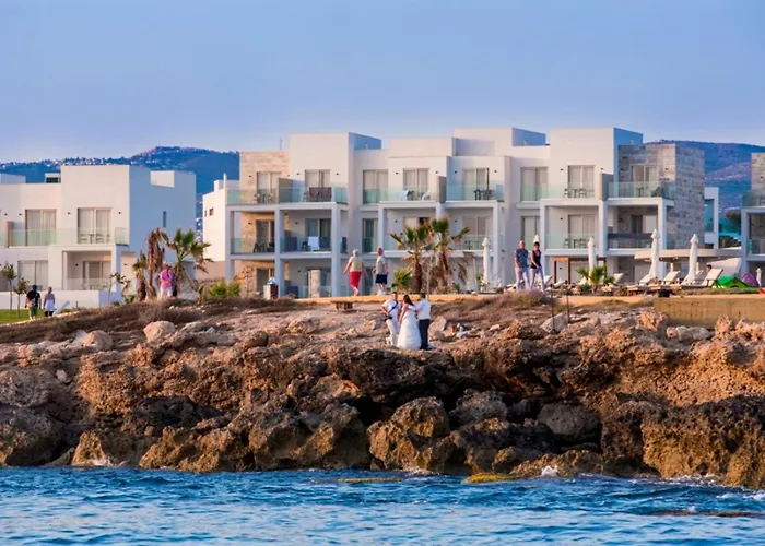 Amphora Hotel & Suites Paphos