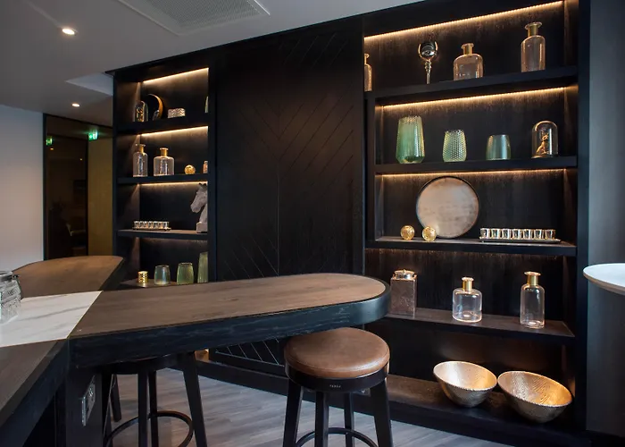 Ten Hill Place Edinburgh