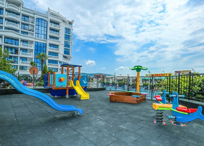 Chaika Beach Resort Slântsjev Brjag