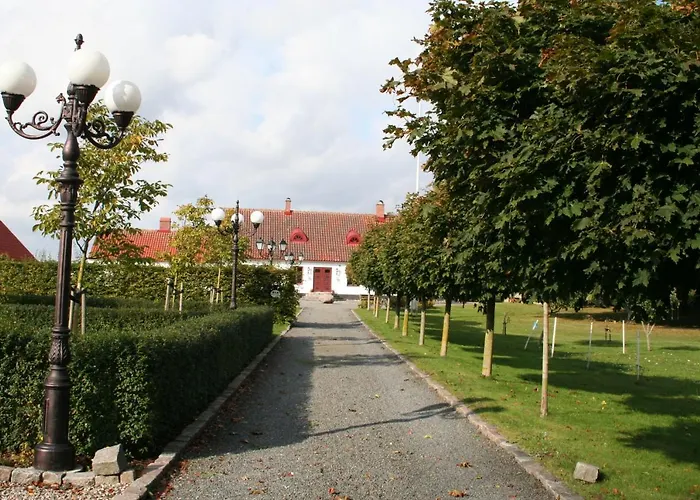 Hoby Gard Bed and Breakfast Borrby