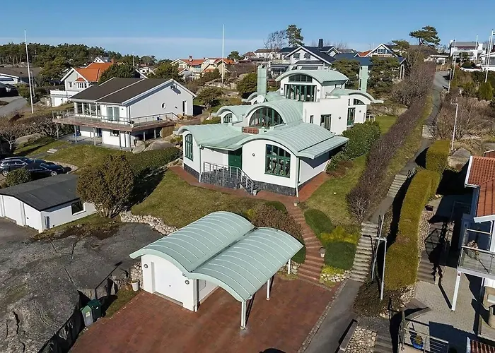 Magnific Villa Next To The Sea Göteborg