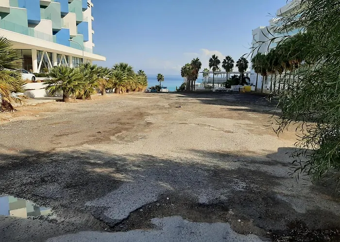 HotellVrissaki Beach