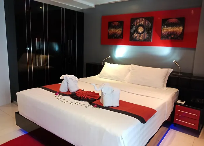 Absolute Bangla Suites Patong