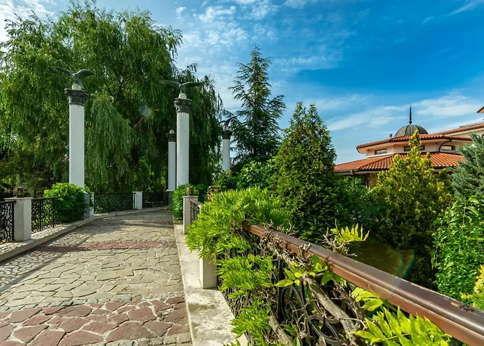 Helena Park Hotell Slântsjev Brjag