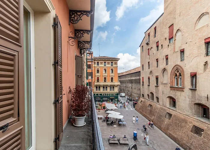 Casa Isolani Guest House Piazza Maggiore Bologna