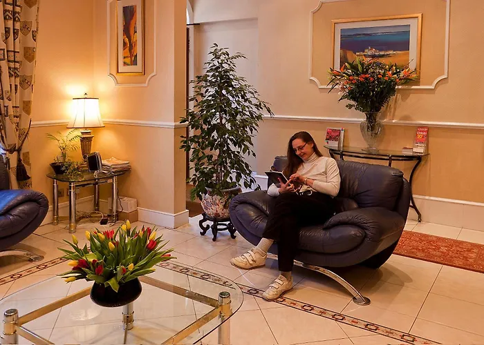 Avon Hotel London