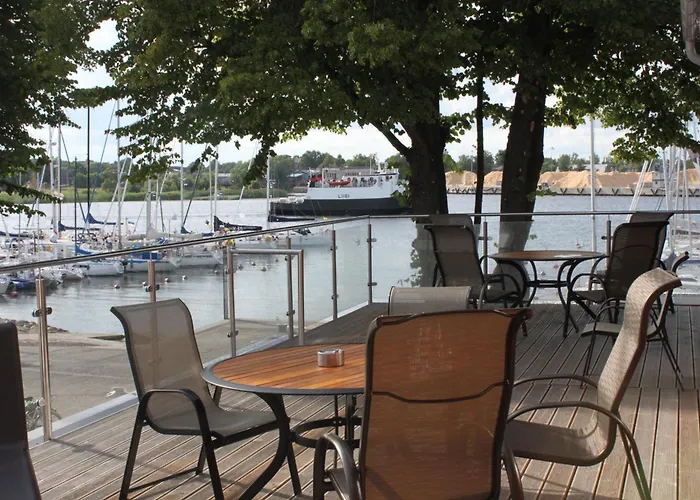 Paernu Jahtklubi Kuelalistemaja Hotel