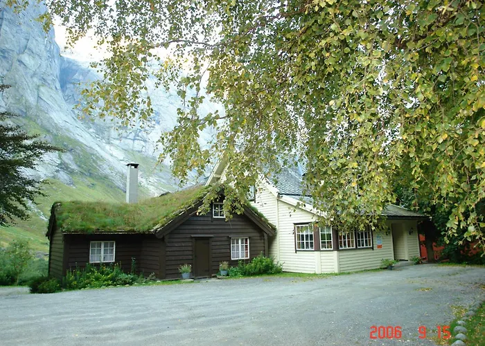 Lunde Turiststasjon Hotell Skei 