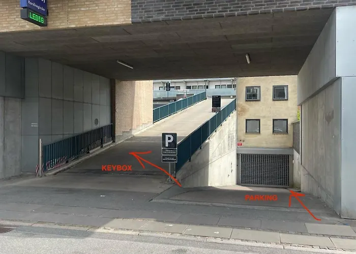 Modern Central Apt With Rooftop, Privat Balcony, & Free Parking,Next To Aarhus Attractions