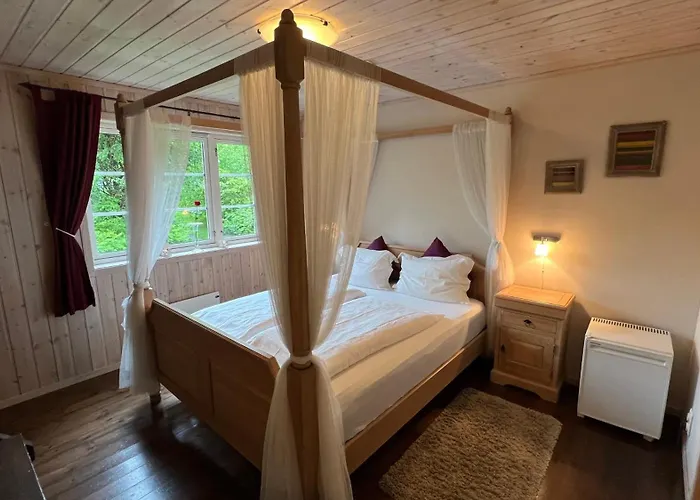 Dalen Bed & Breakfast