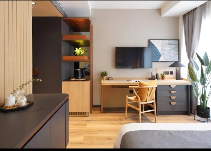 Dash Living On Prat Hongkong