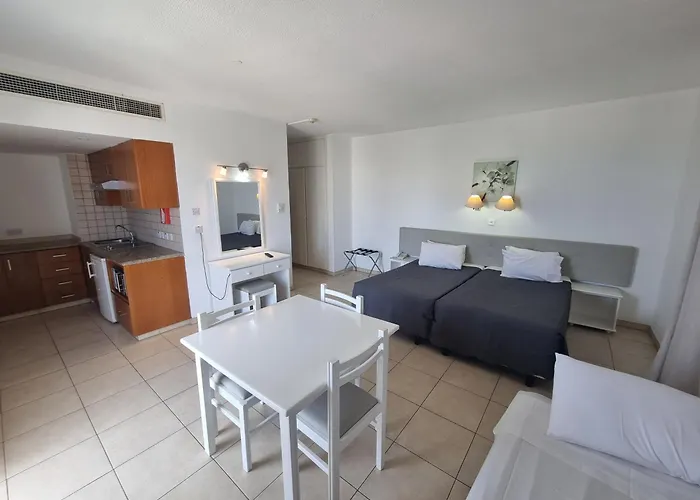 Alva Hotel Apartments Protaras