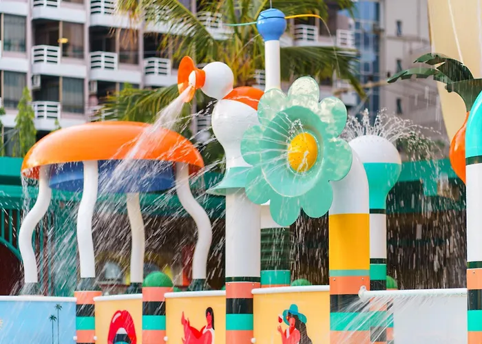 HotellA-One The Royal Cruise Pattaya - Sha Extra