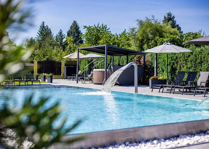 Hotel Aura Design & Garden Pool Praha