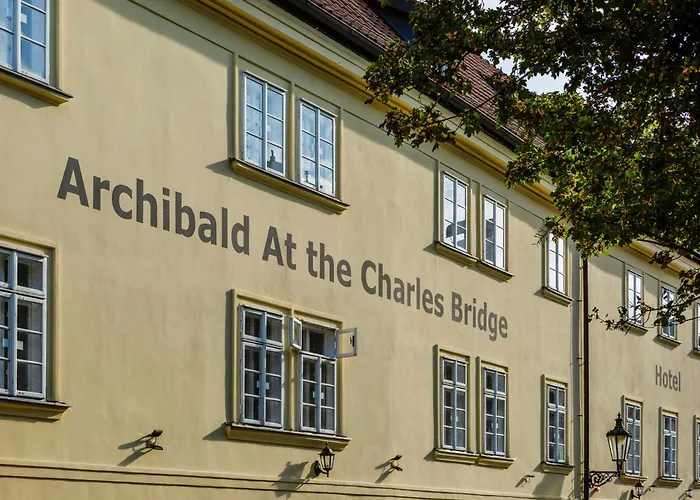 Archibald At The Charles Bridge Hotell Praha