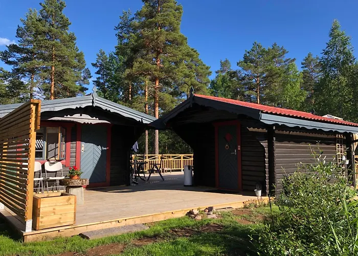HotellTimber Cottages With Jacuzzi And Sauna Near Lake Vaenern