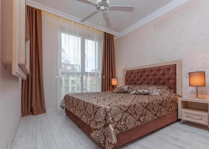 Monte Carlo Aparthotel Slântsjev Brjag
