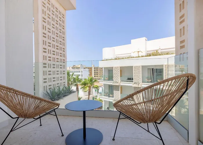 HotellHm Ayron Park - Adults Only