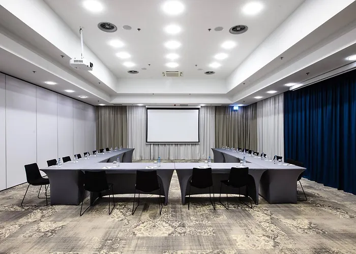 Courtyard By Marriott Warsaw Airport Hotell