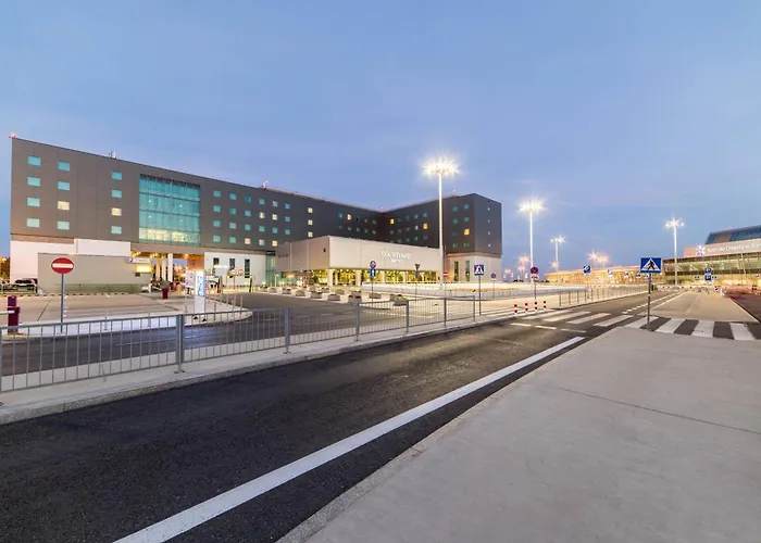 Courtyard By Marriott Warsaw Airport Hotell