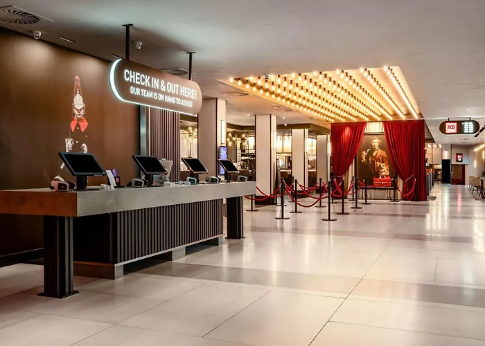 Radisson Red London Heathrow Hotell Hillingdon