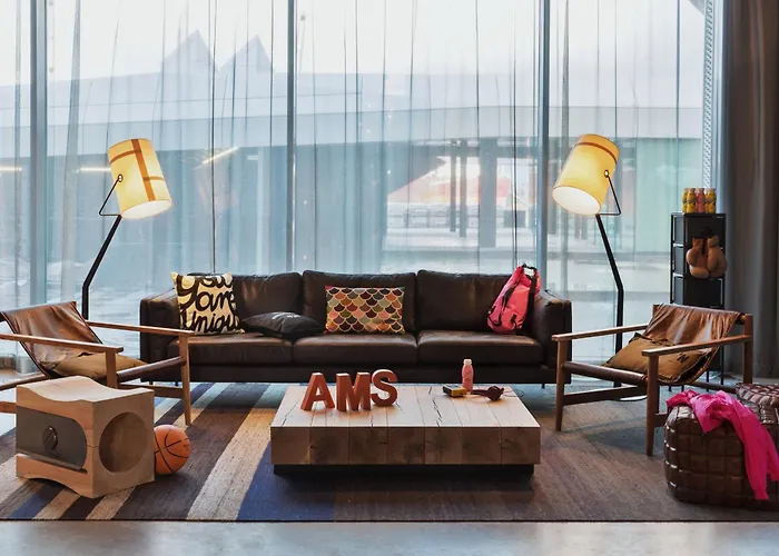 Moxy Amsterdam Houthavens Hotell