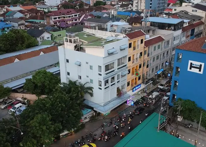 Adams House Hotell Patong