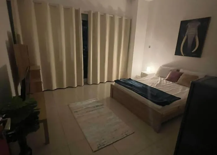 Tiger Tower Bed and Breakfast Dubai