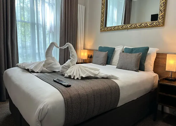 Tudor Court Hotel London