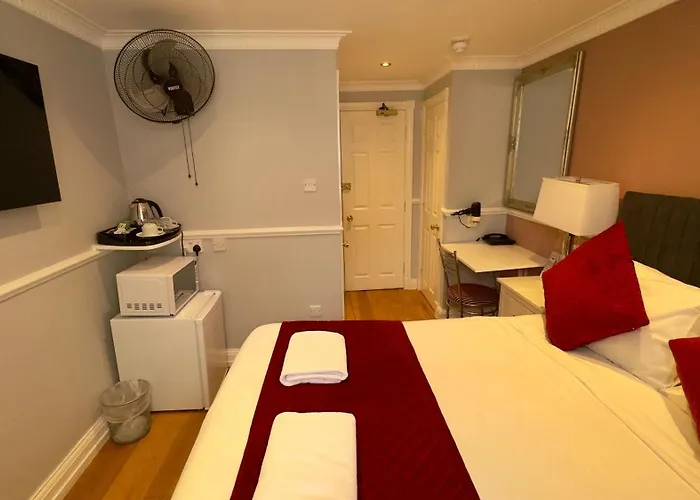 Classic Hyde Park Hotel London