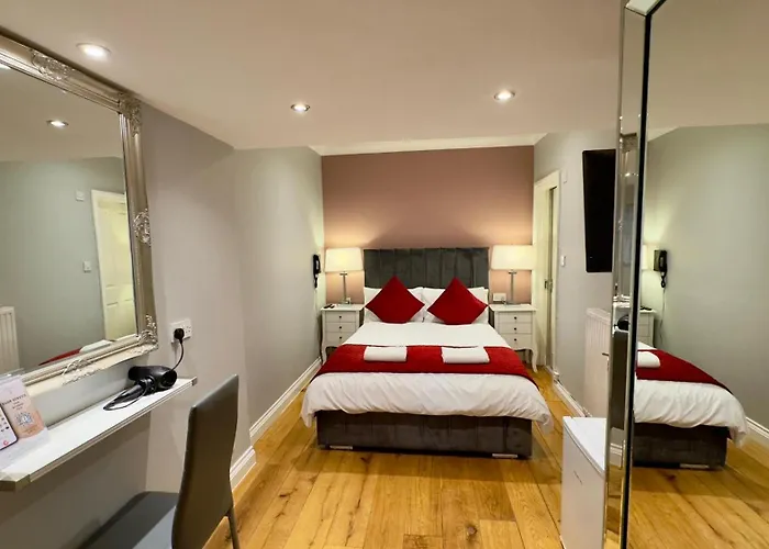 Classic Hyde Park Hotel London