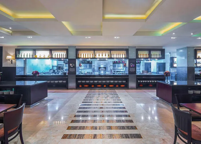 Hyatt Regency Dubai - Corniche Hotell