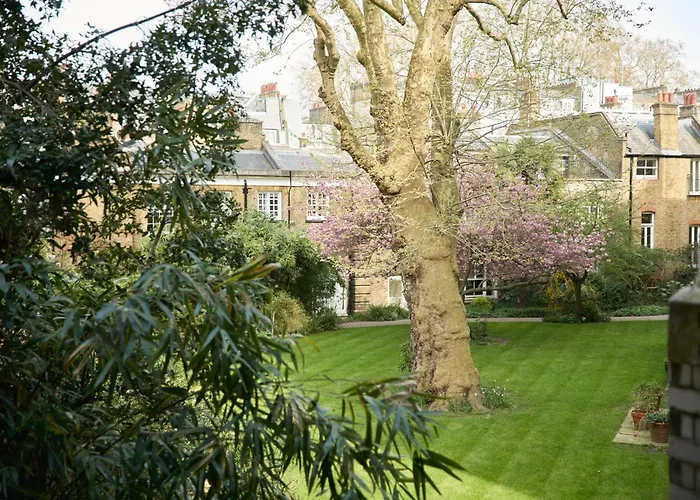 Egerton House Hotel London