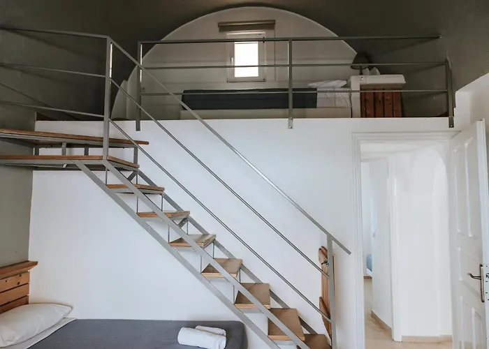 Joanna Villas Kamári