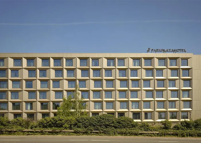 Park Plaza London, Park Royal Hotell