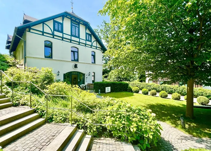 Suellberg Hotel - Die Kleine, Feine Remise In Blankenese Hamborg