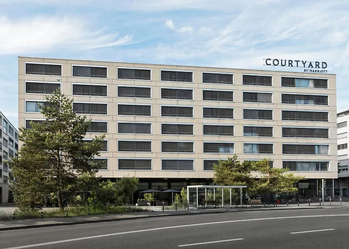 Courtyard By Marriott Zurich North Hotell