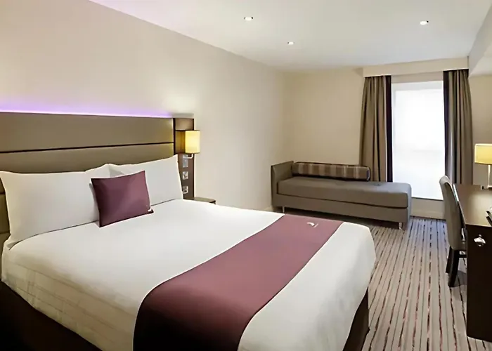 Modern Ensuite In Putney Bridge Approach, Putney, London