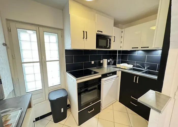 Chambre Neuf Ecluses 2E Etage Béziers