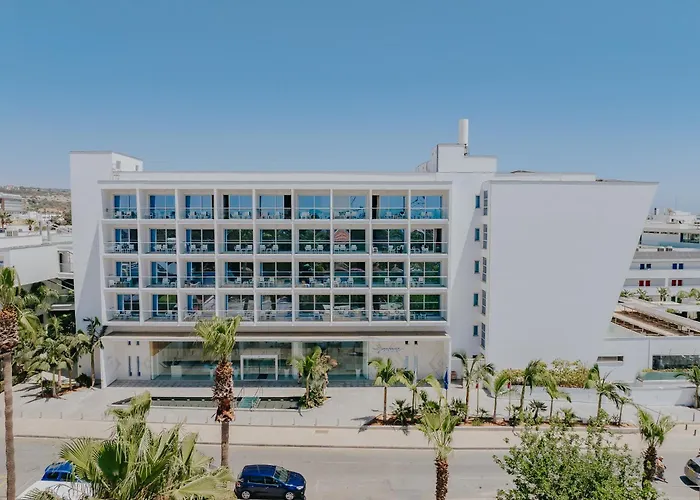 HotellSeasons (Adults Only)