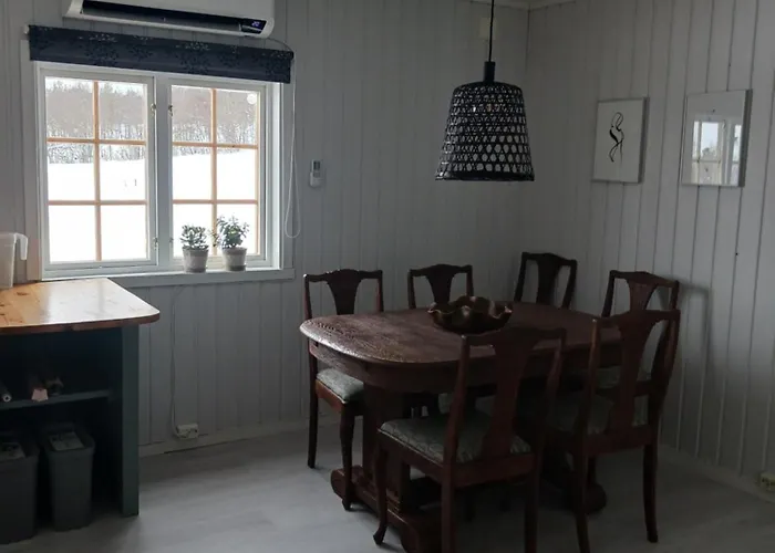 Bustad Hyttetun Skåbu