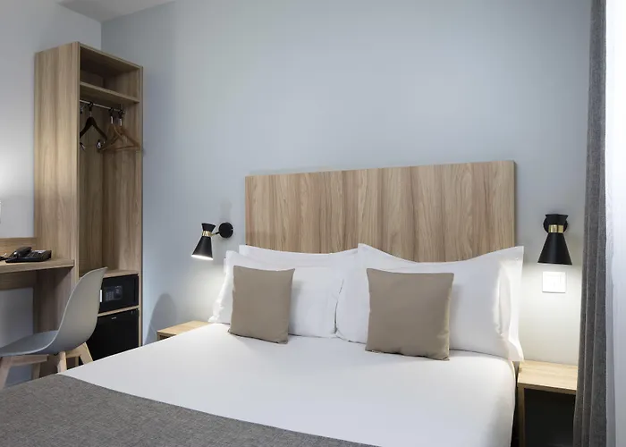 Hotel Moulin Vert Paris
