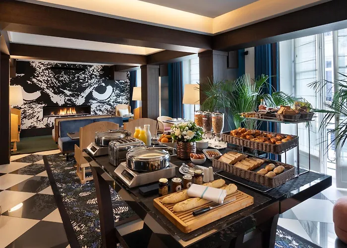 The Chess Hotel Pariisi