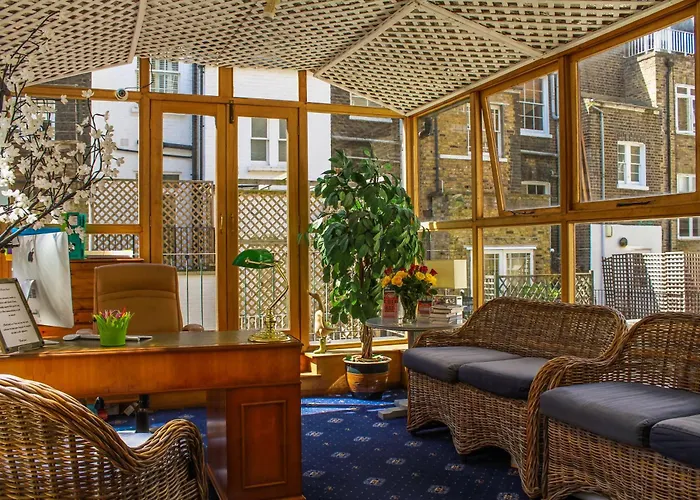 Blades Hotel London
