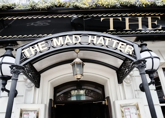 The Mad Hatter Hotel Lontoo
