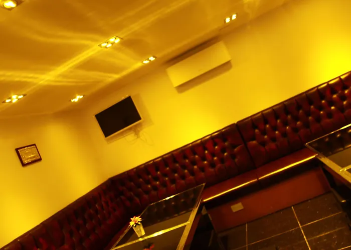 Exhibition Court Hotel 4 London